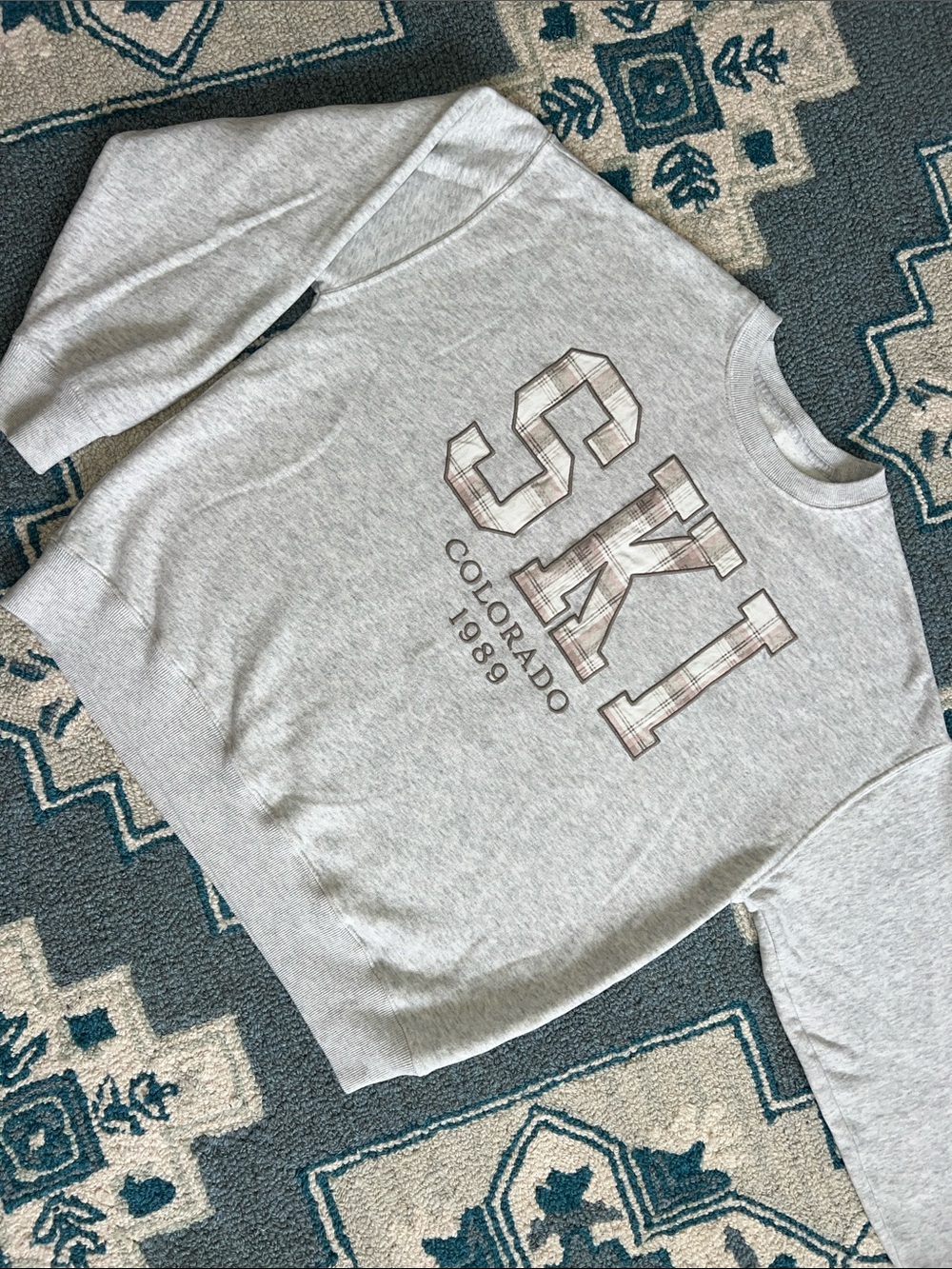 Hollister Grey 'SKI Colorado 1989' Graphic Sweatshirt